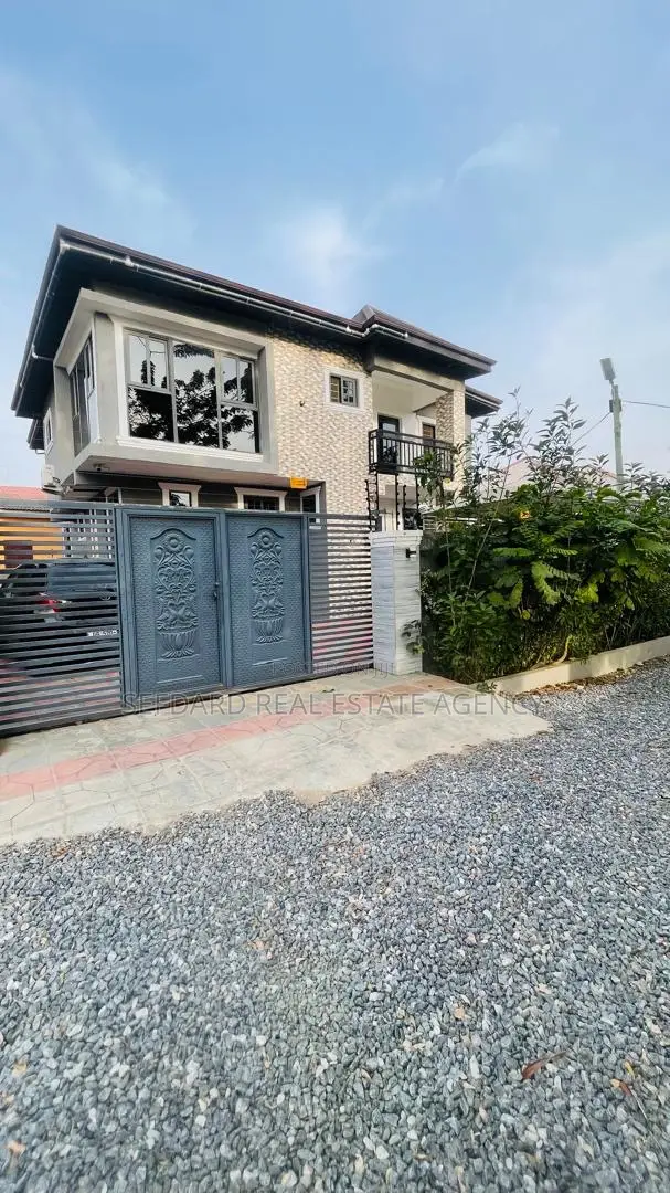 4bdrm Duplex in Sefdard Properties, Amasaman for sale in Amasaman