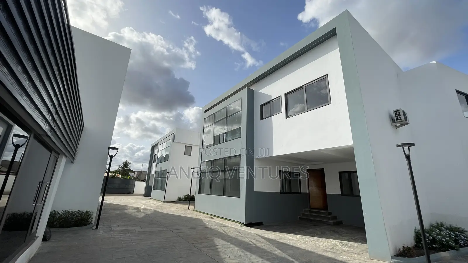 3bdrm Townhouse / Terrace in East Legon for rent in East Legon