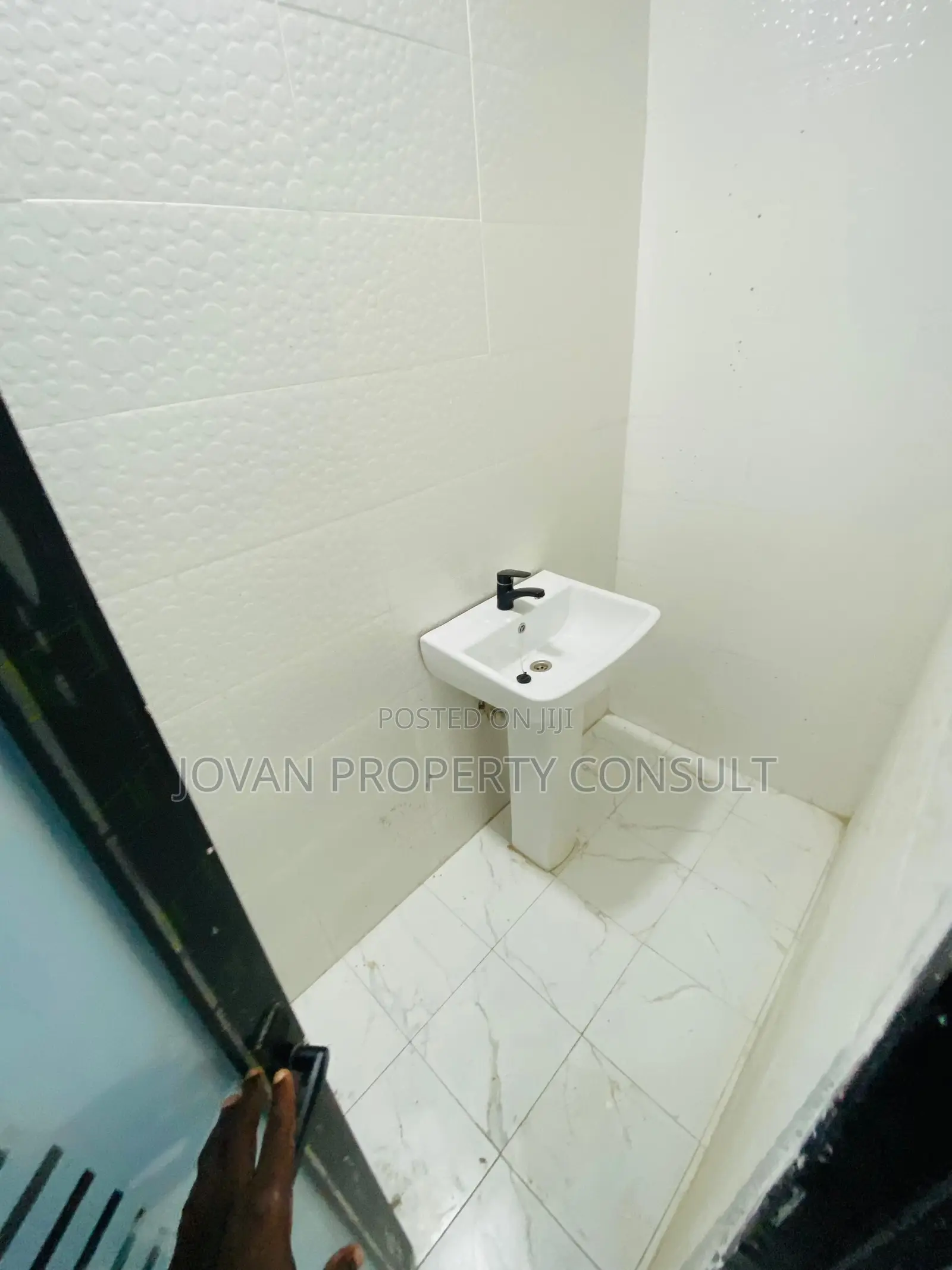 2bdrm Apartment in West Land for rent in West Legon