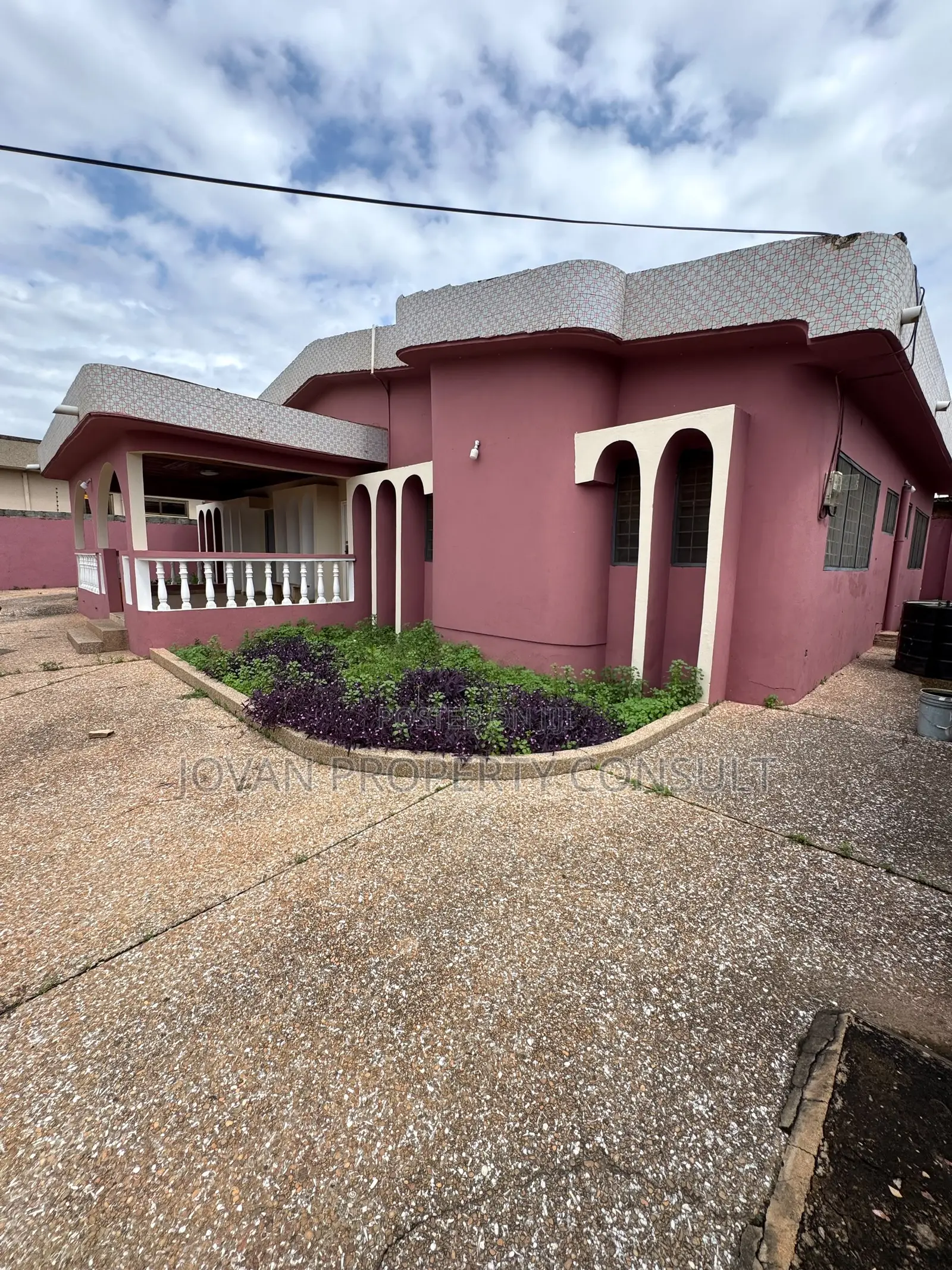 5bdrm House in Achimota Chantan for rent in Achimota