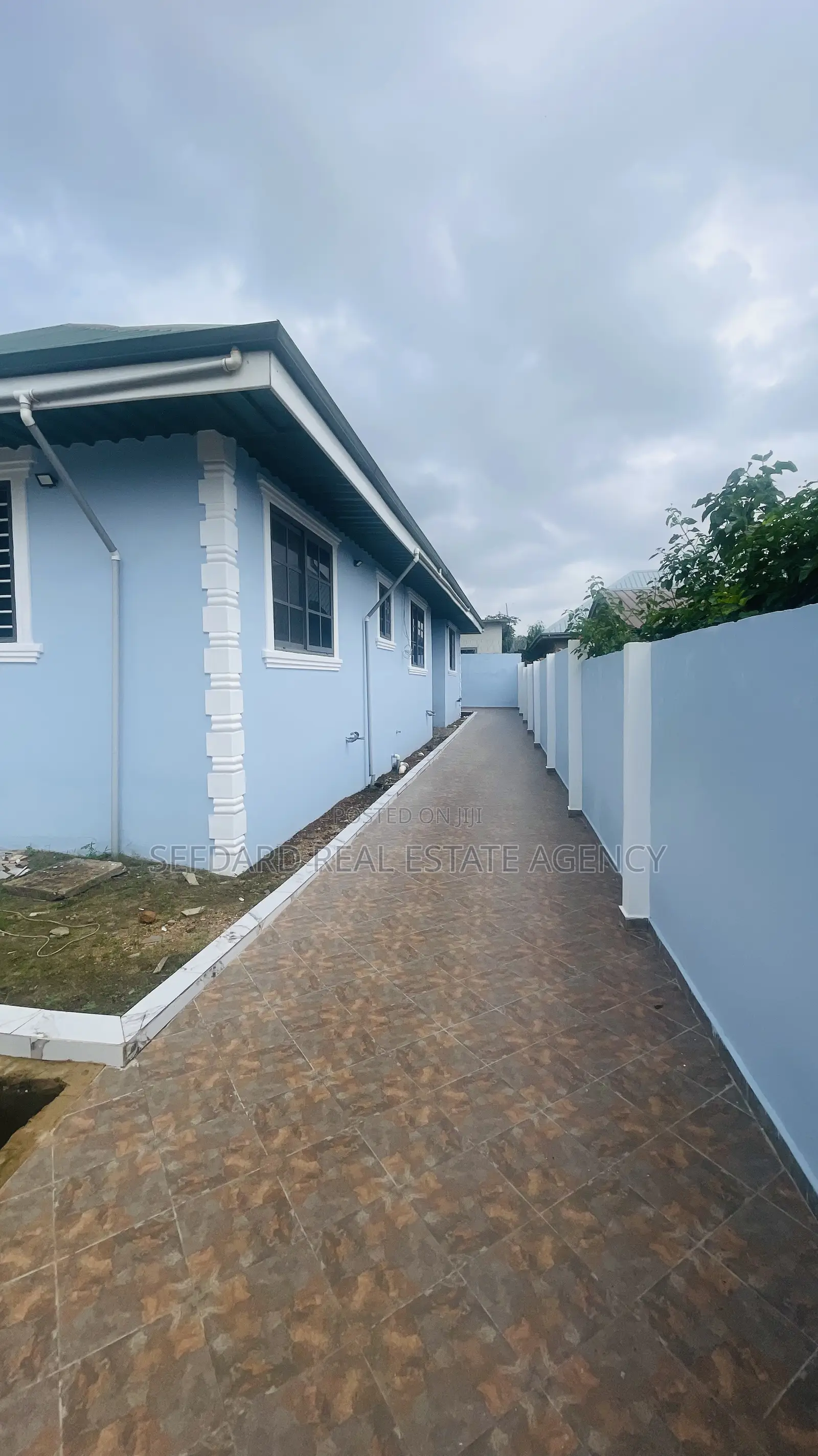 5bdrm House in Sefdard Properties, Amasaman for rent in Amasaman