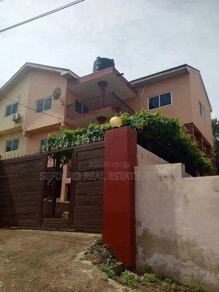 3bdrm Duplex in Sefdard Properties, Pokuase for rent in Pokuase