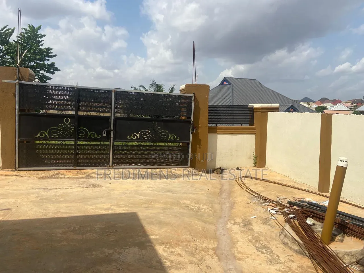 6bdrm House in Fredimens Real, Atwima Kwanwoma for sale in Atwima Kwanwoma