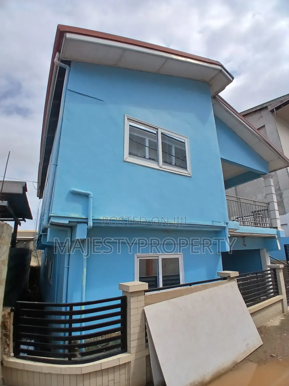 1bdrm Apartment in Batsona, Baatsona Total for sale in Baatsona Total