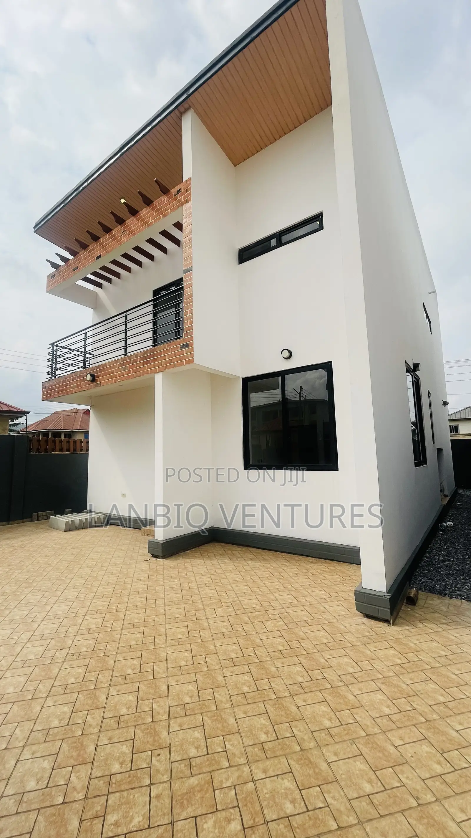 3bdrm House in Oyarifa for sale in Oyarifa