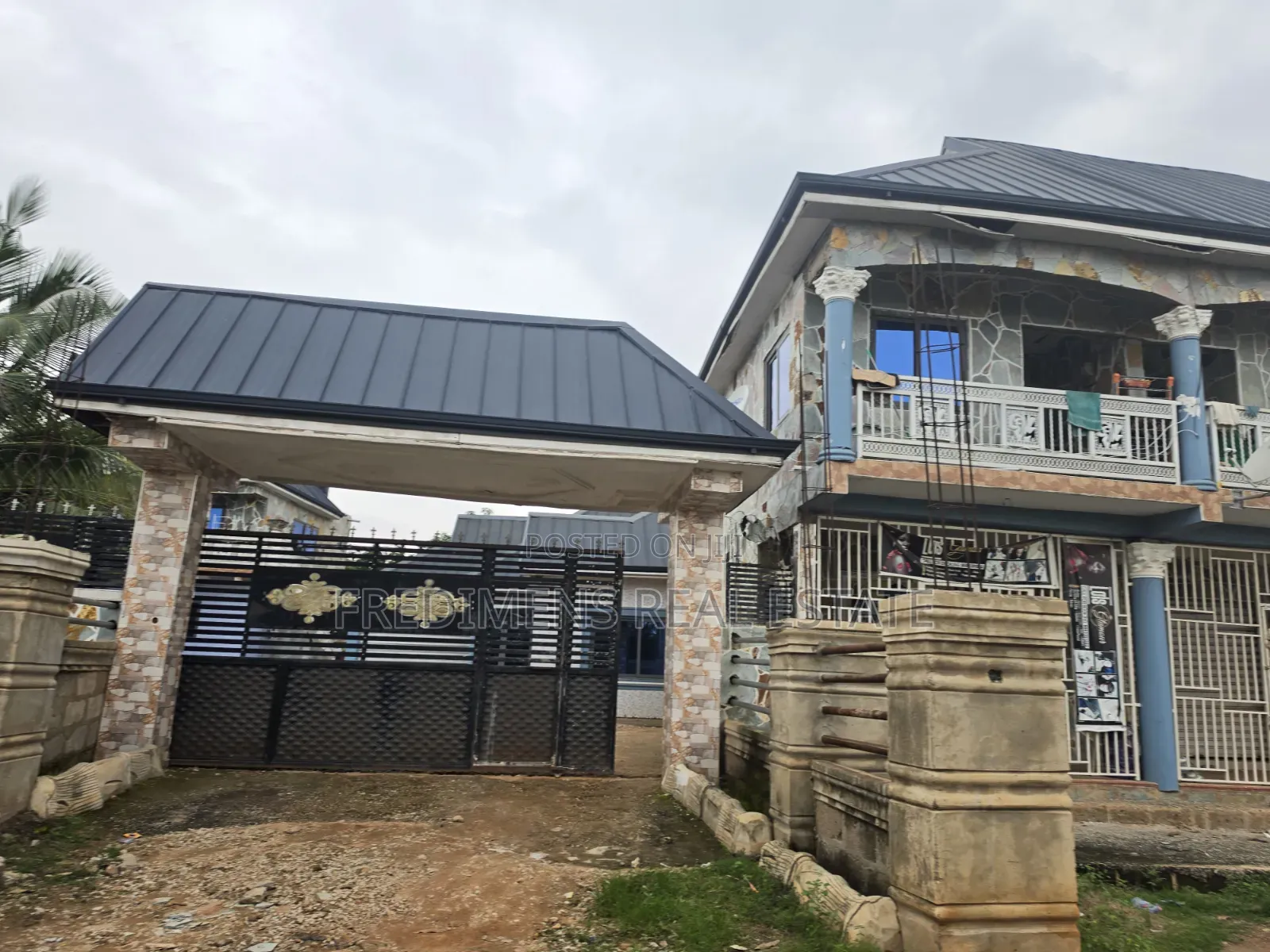 12bdrm Apartment in Fredimens Real, Afigya-Kwabre for sale in Afigya-Kwabre