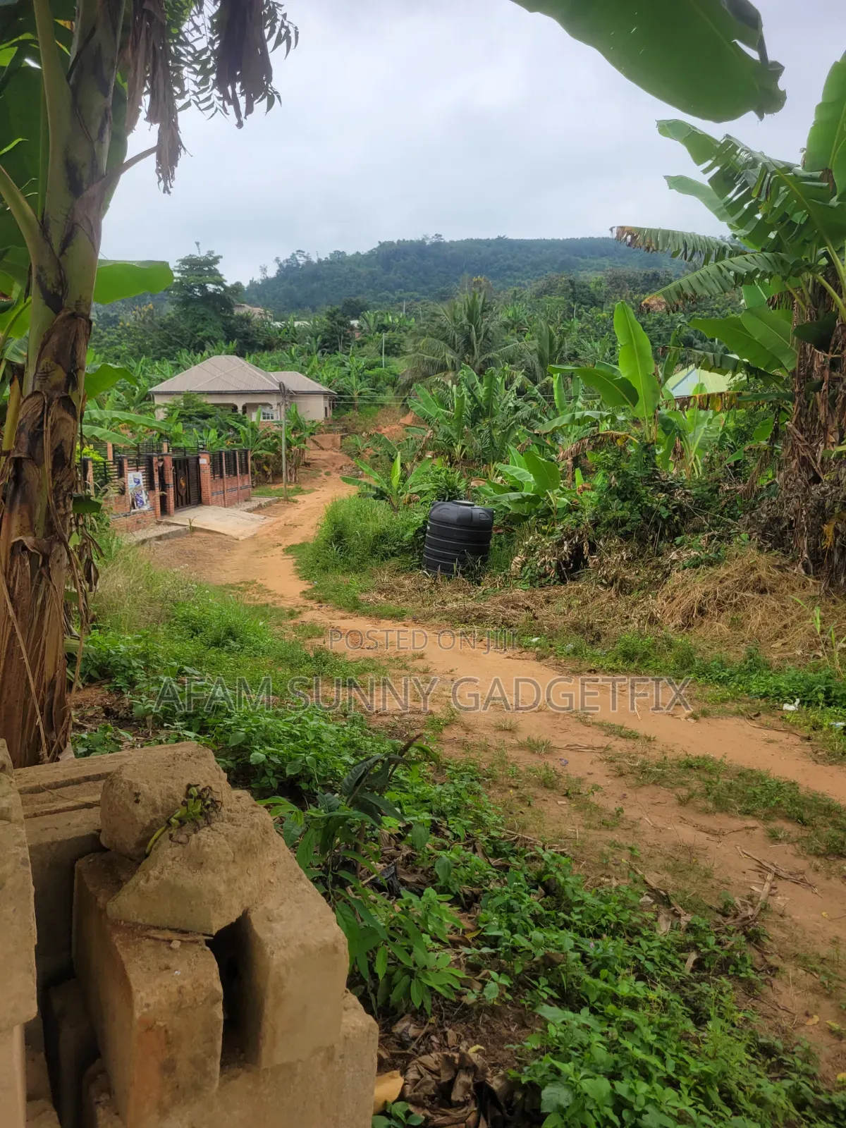 Plots of Land With 3bed Room Foundation Building and Houses for Sale. in New-Juaben Municipal