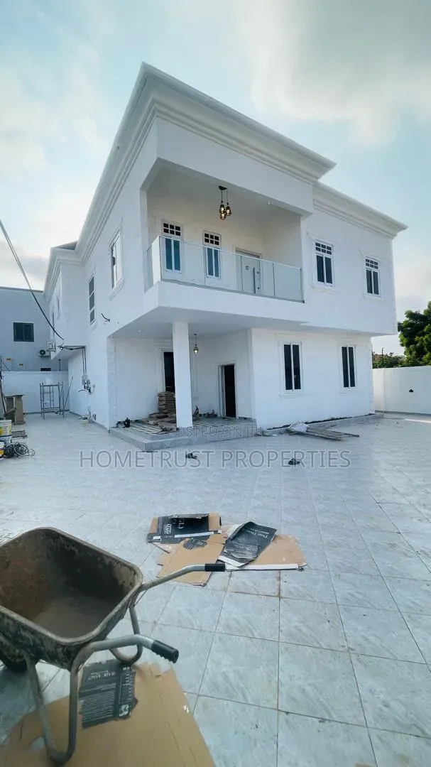 4bdrm Duplex in Kwabenya Acp for sale in Kwabenya