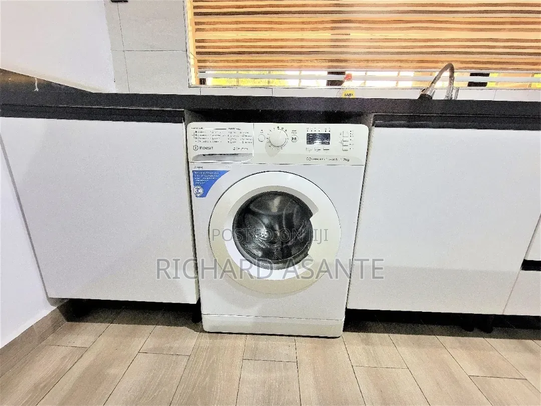 Furnished 1bdrm Apartment in Boundary Road Area for rent in Boundary Road Area