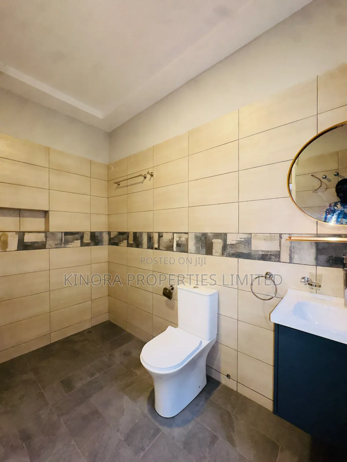 4bdrm Duplex in Hatso Kfc, Papao for sale in Papao