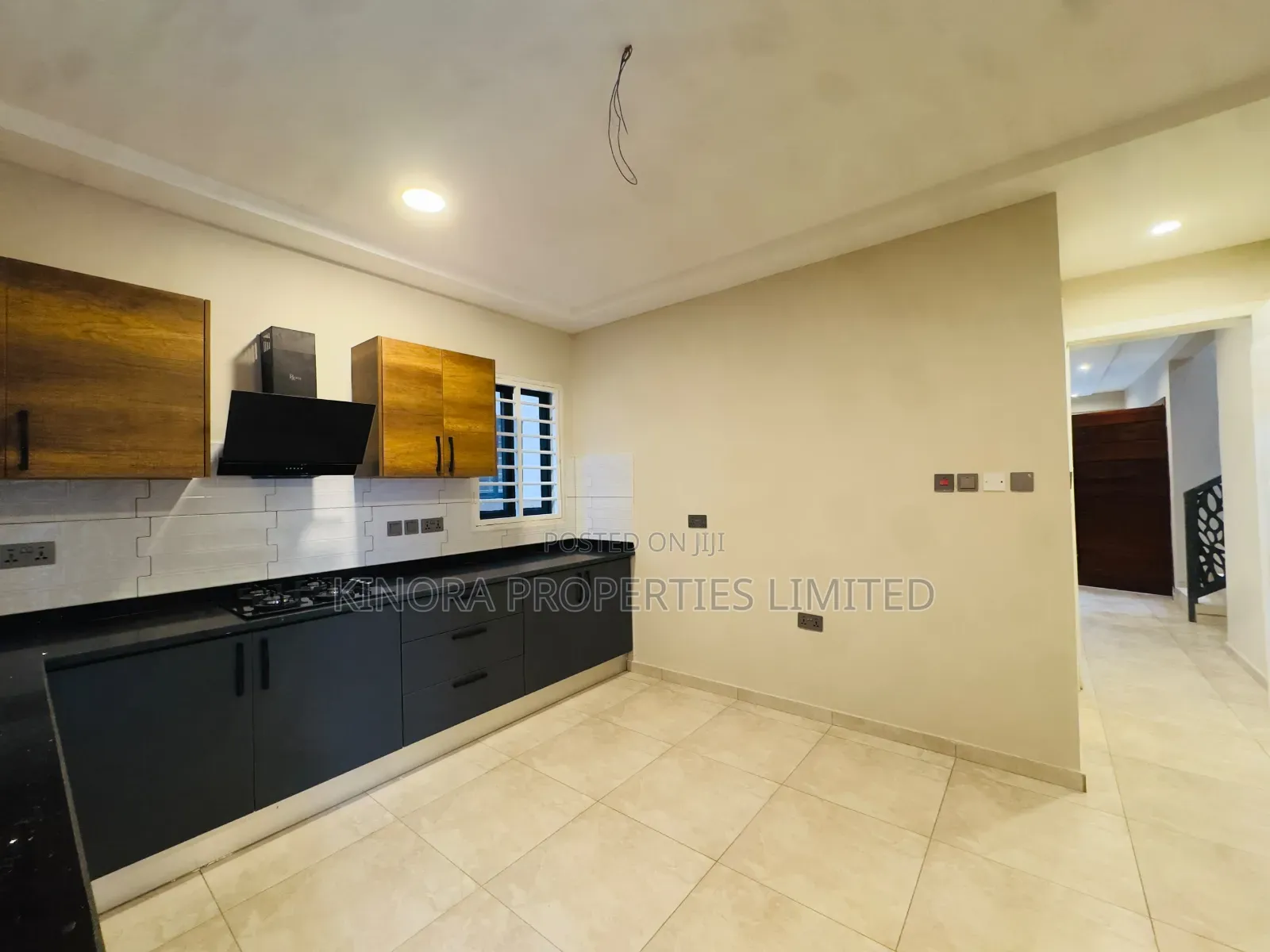 4bdrm Duplex in Hatso Kfc, Papao for sale in Papao