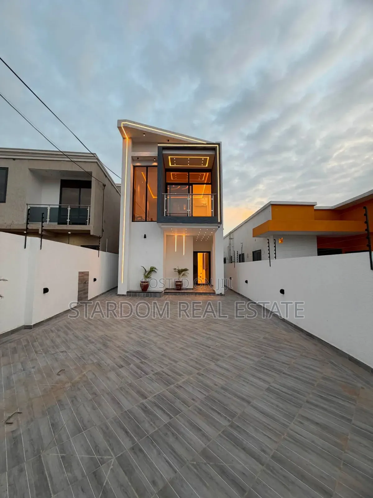 3bdrm Duplex in Lakeside Estate for sale in Lake Side Estate