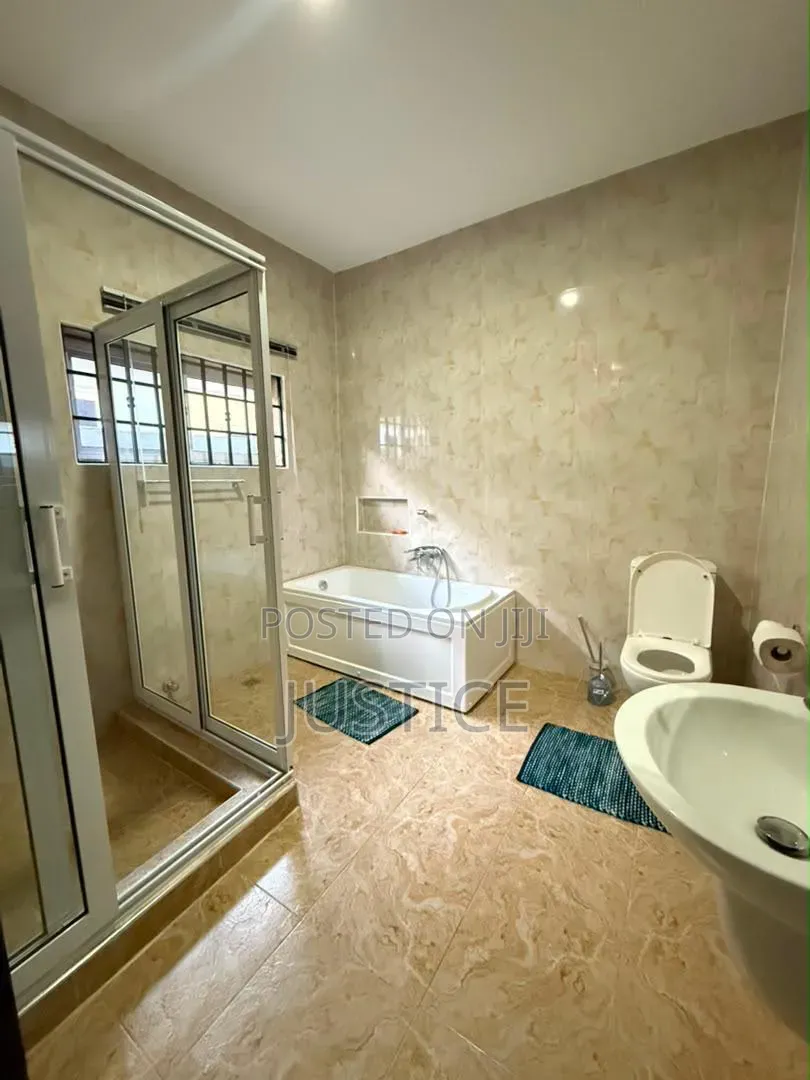 Furnished 3bdrm House in Ashaley Botwe, School Junction for rent in School Junction