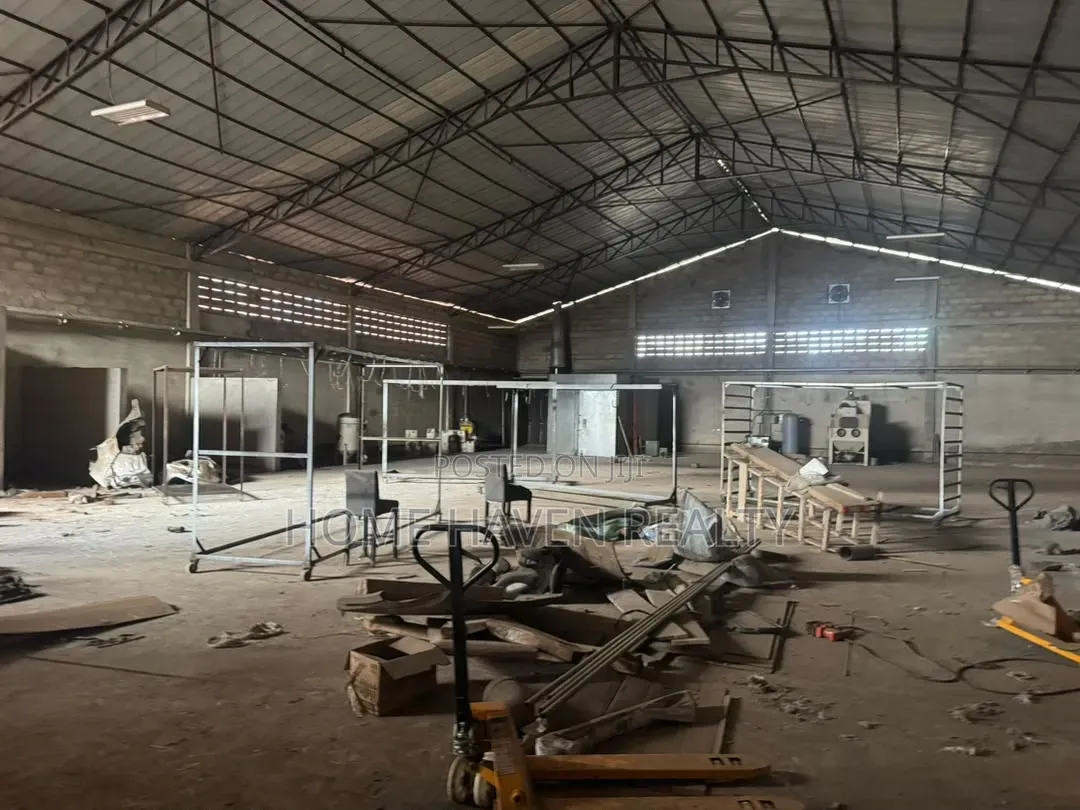 1000 Square Meter Warehouse for Rent at West Hills Mall in West Hills Mall Area