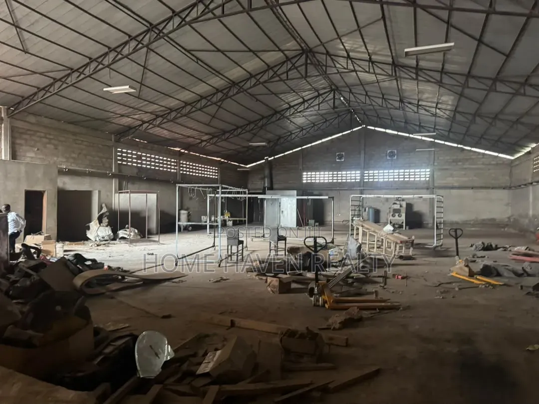 1000 Square Meter Warehouse for Rent at West Hills Mall in West Hills Mall Area