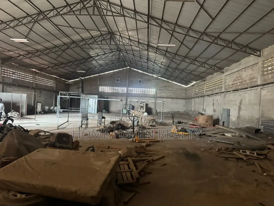 1000 Square Meter Warehouse for Rent at West Hills Mall in West Hills Mall Area