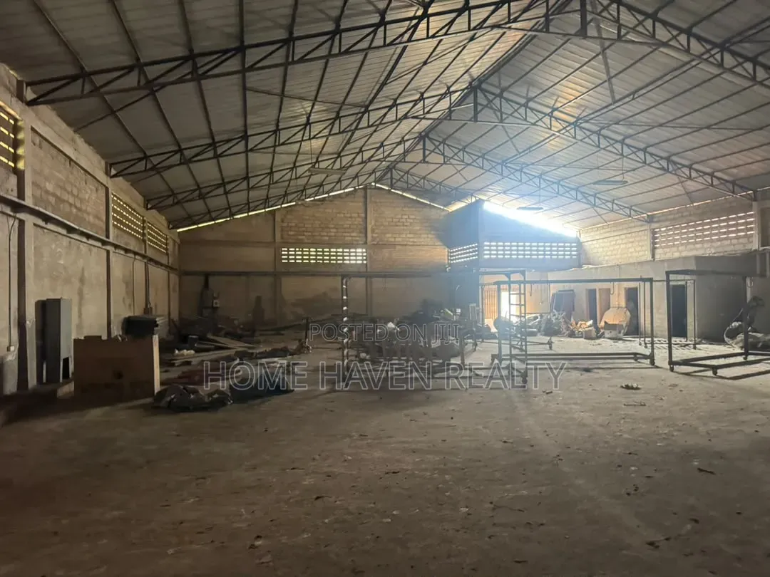 1000 Square Meter Warehouse for Rent at West Hills Mall in West Hills Mall Area