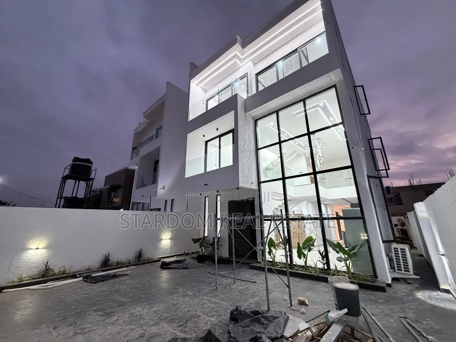 4bdrm Duplex in Nanakrom, School Junction for sale in School Junction