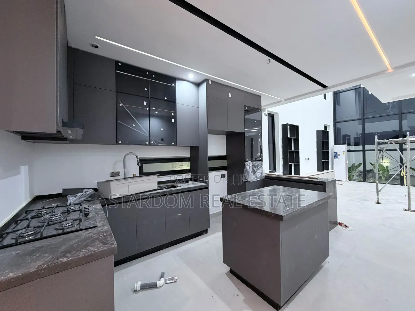 4bdrm Duplex in Nanakrom, School Junction for sale in School Junction