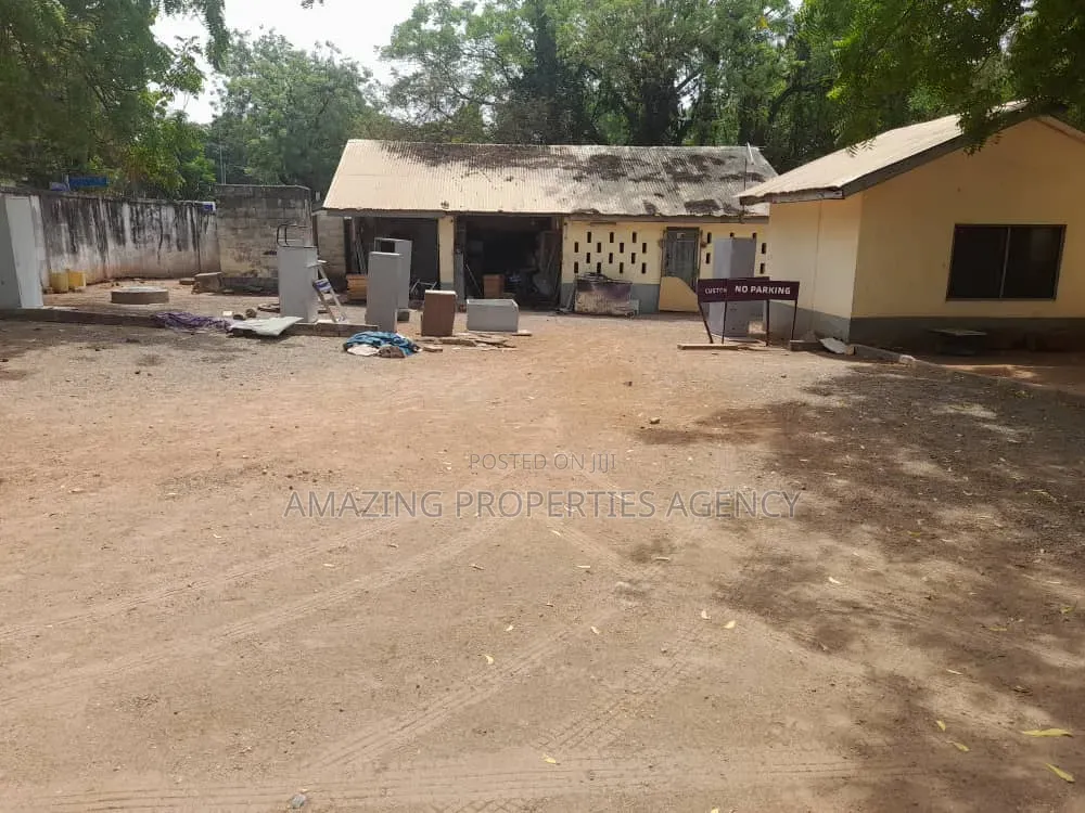 Ridge ] 0.373 Acres of Land With an Old Building On in Hospital Area