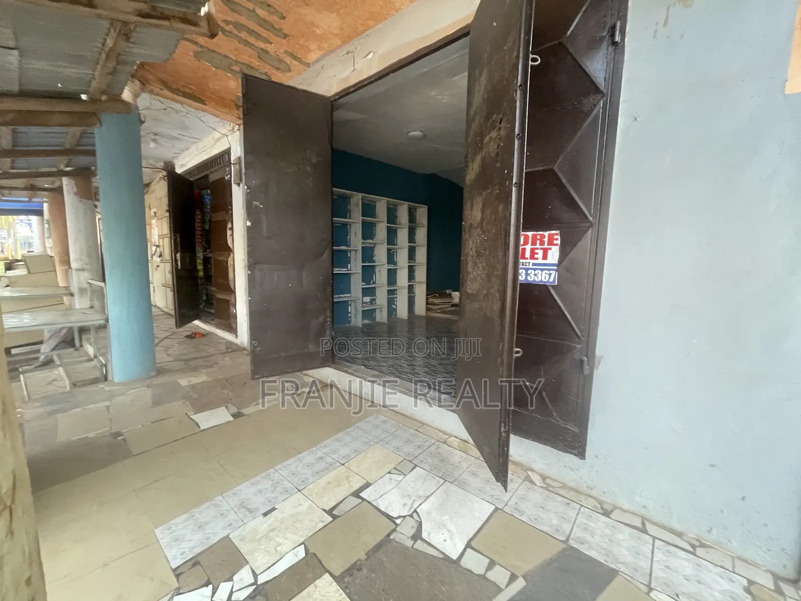 Shop for Rent at Bortianor in West Hills Mall Area