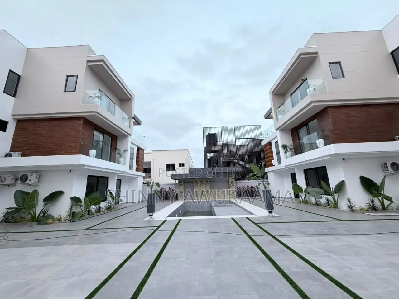 4bdrm House in East Legon Hills, School Junction for sale in School Junction