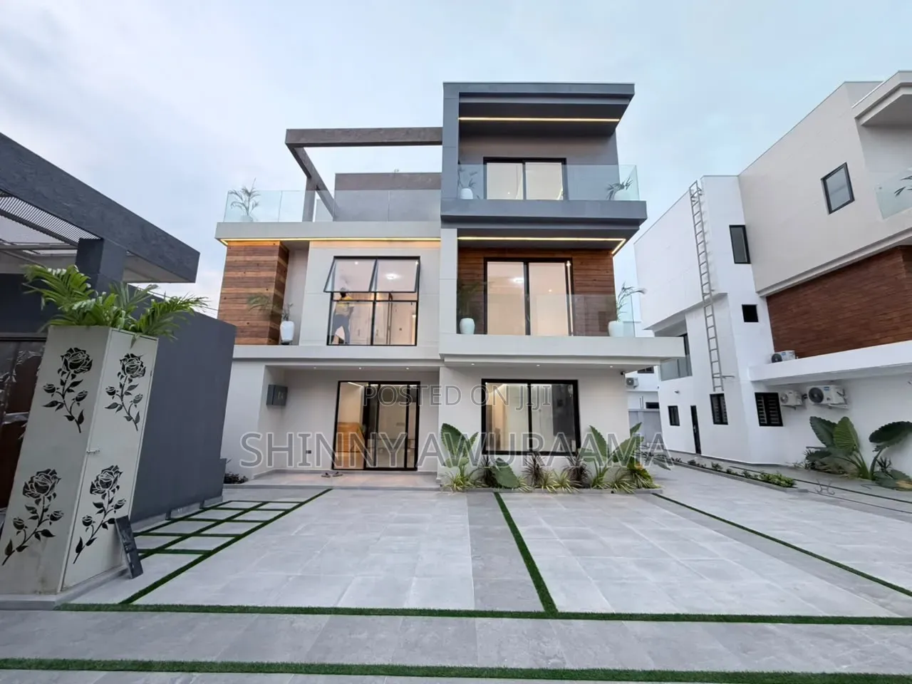 4bdrm House in East Legon Hills, School Junction for sale in School Junction