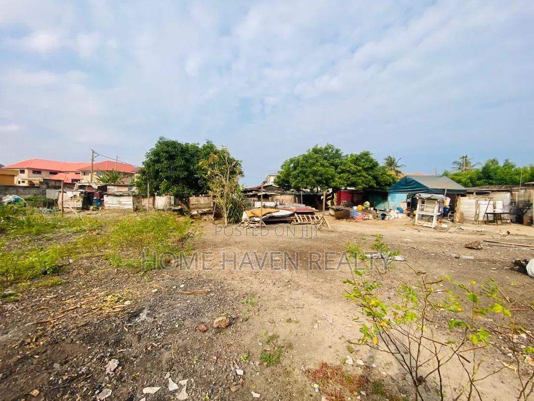 One ACRE of Land for Sale at Trassacco Adjiriganor in American House