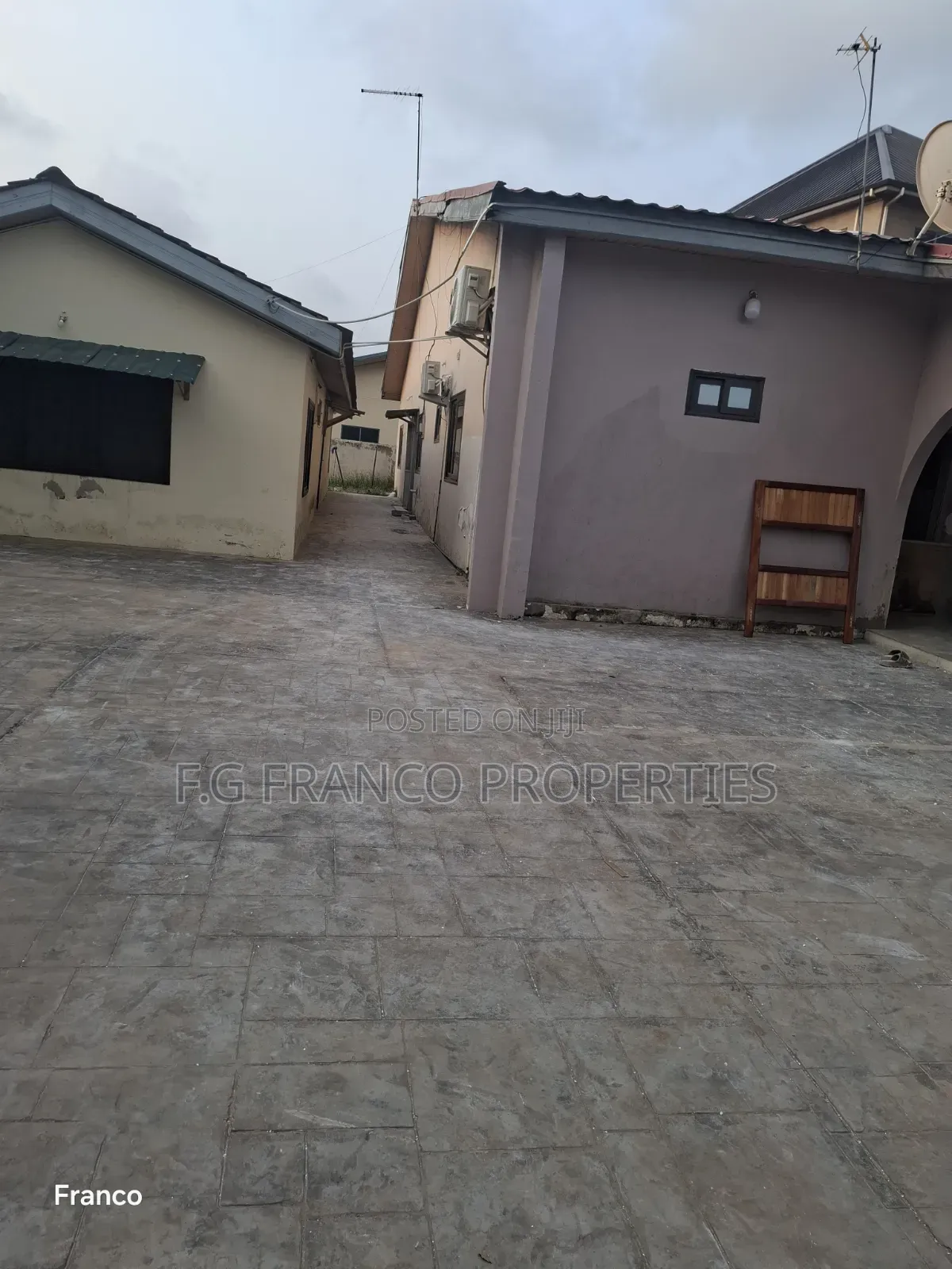 3bdrm Apartment in Kg Franco Properties, Baatsona Total for rent in Baatsona Total