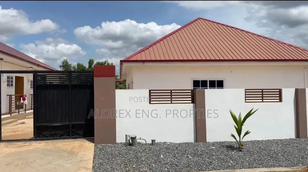 1bdrm Apartment in Otinibi, Danfa for rent in Danfa