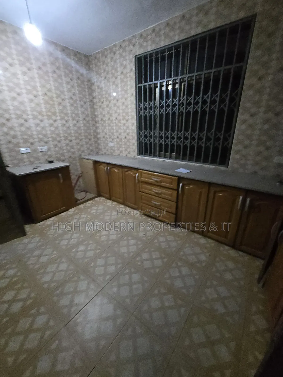 3bdrm House in East Legon, American House for rent in American House