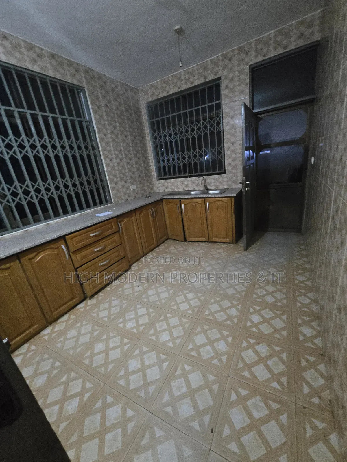 3bdrm House in East Legon, American House for rent in American House