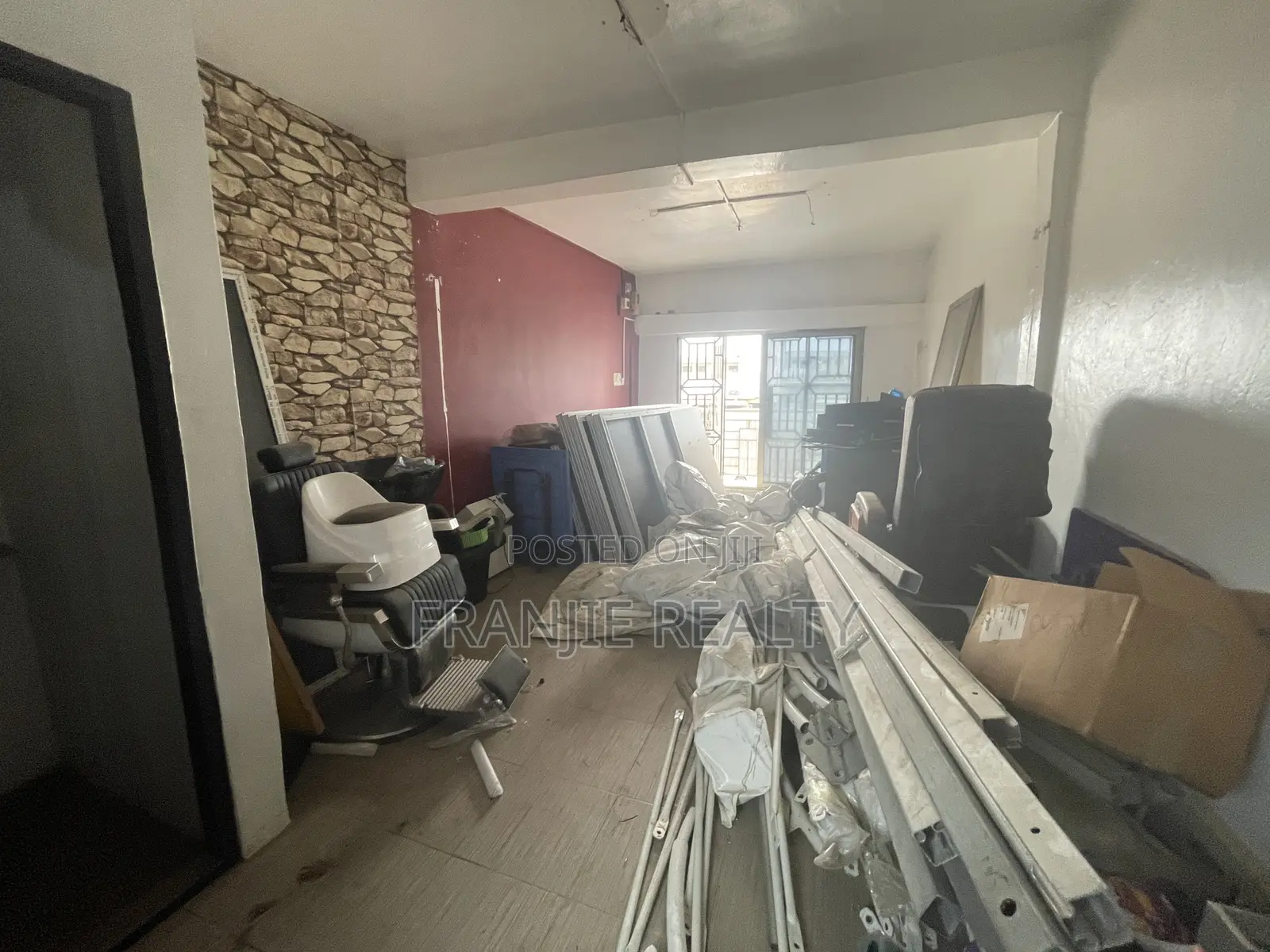 Store for Rent at Lapaz in Lapaz