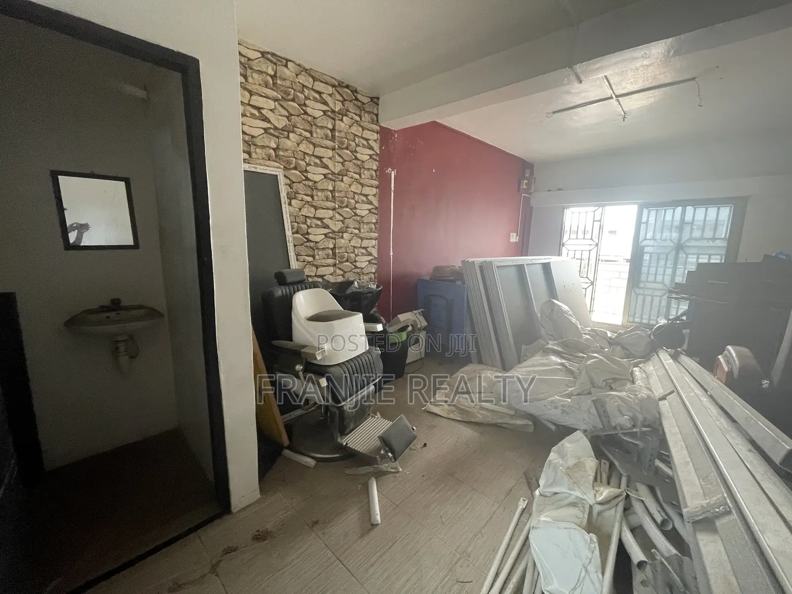 Store for Rent at Lapaz in Lapaz