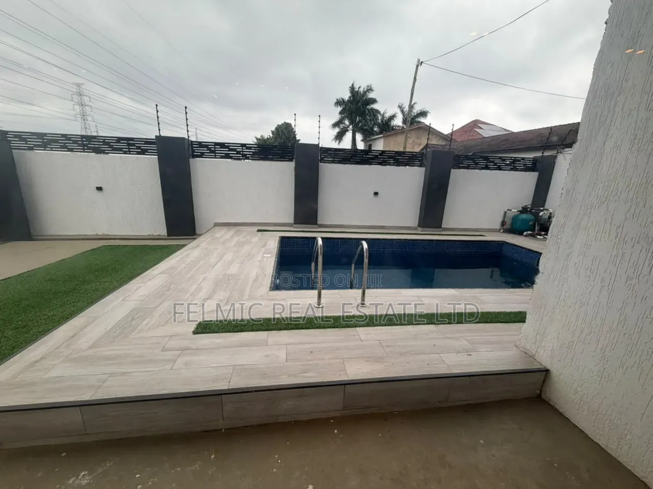 4bdrm Duplex in Felmic Real Estate, Accra Metropolitan for sale in Accra Metropolitan