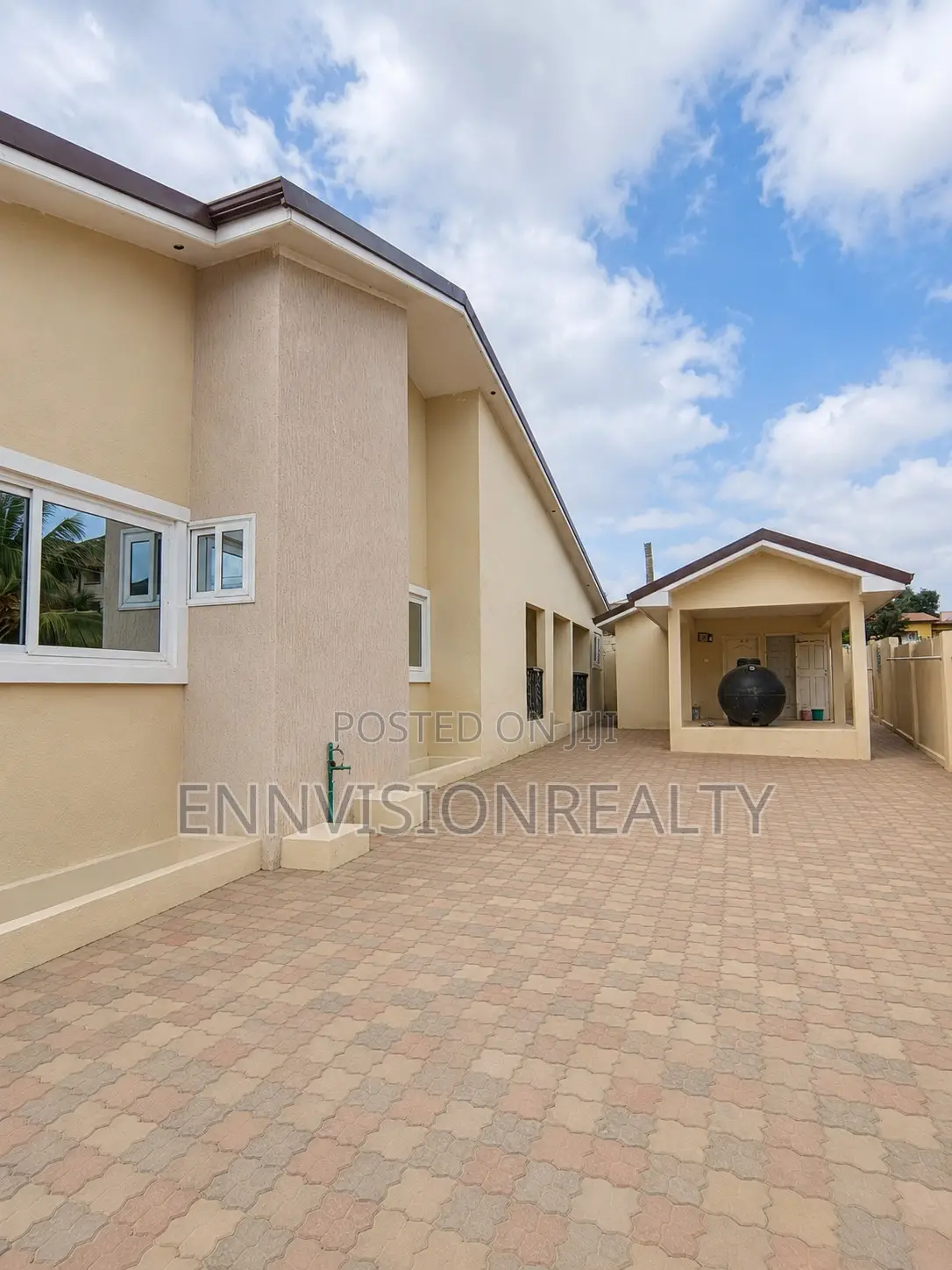 4bdrm House in Kwabenya for sale in Kwabenya