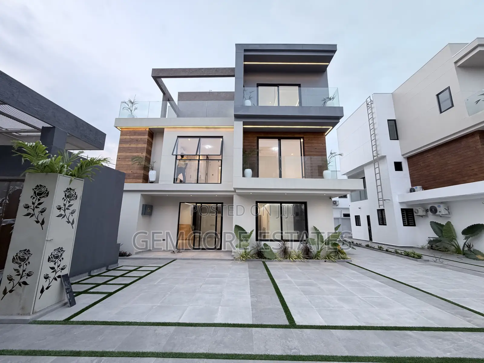 4bdrm Townhouse/Terrace in East Legon Hills, Ashaley Botwe for sale in Ashaley Botwe