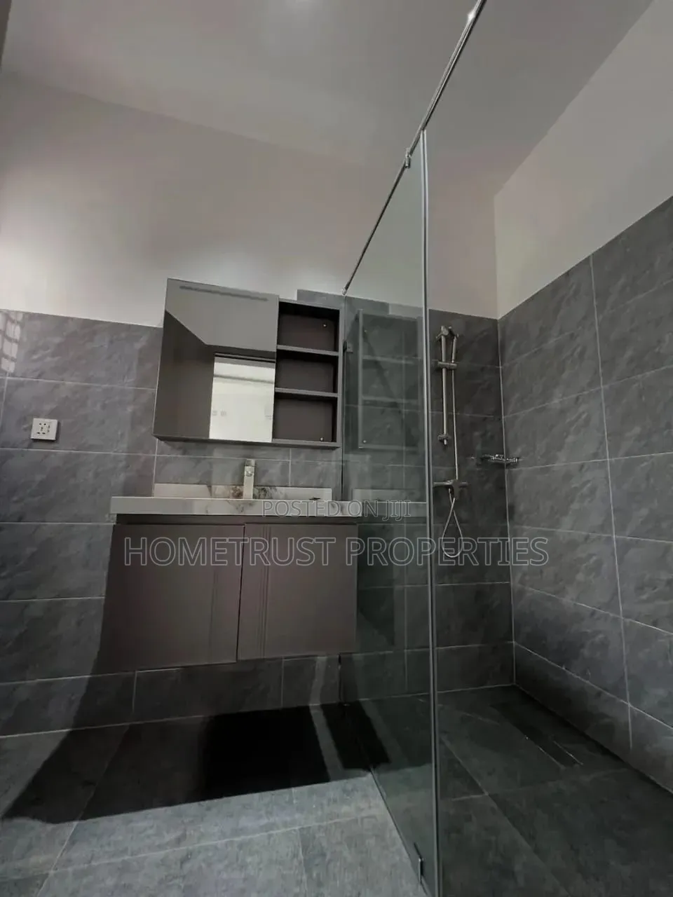 3bdrm Duplex in East Legon Trassaco, Boundary Road Area for sale in Boundary Road Area