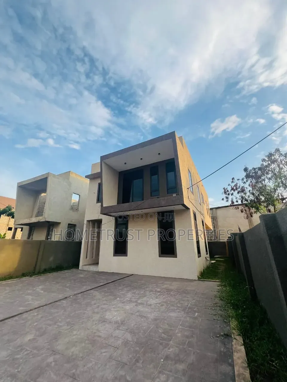 3bdrm Duplex in East Legon Hills, Police Station for sale in Police Station