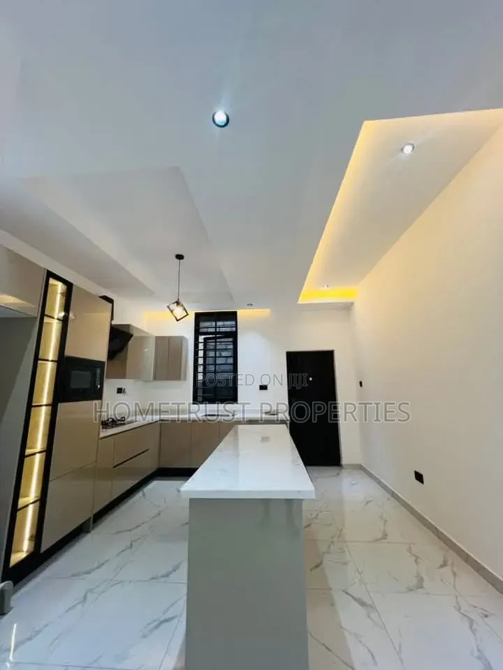 3bdrm Duplex in East Legon Hills, Police Station for sale in Police Station