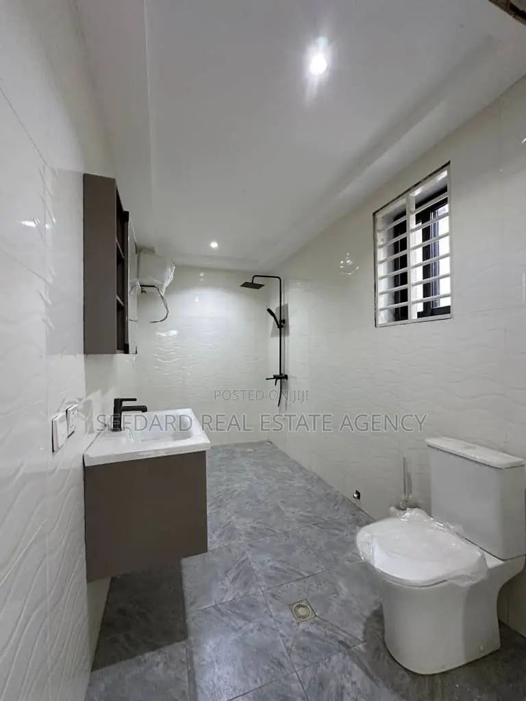 3bdrm Duplex in Sefdard Properties, Ashaley Botwe for sale in Ashaley Botwe