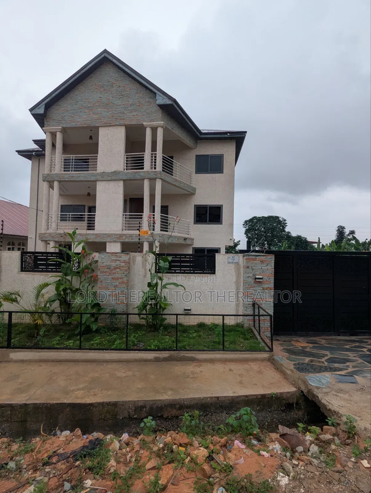 2bdrm Apartment in Pokuase for rent in Pokuase