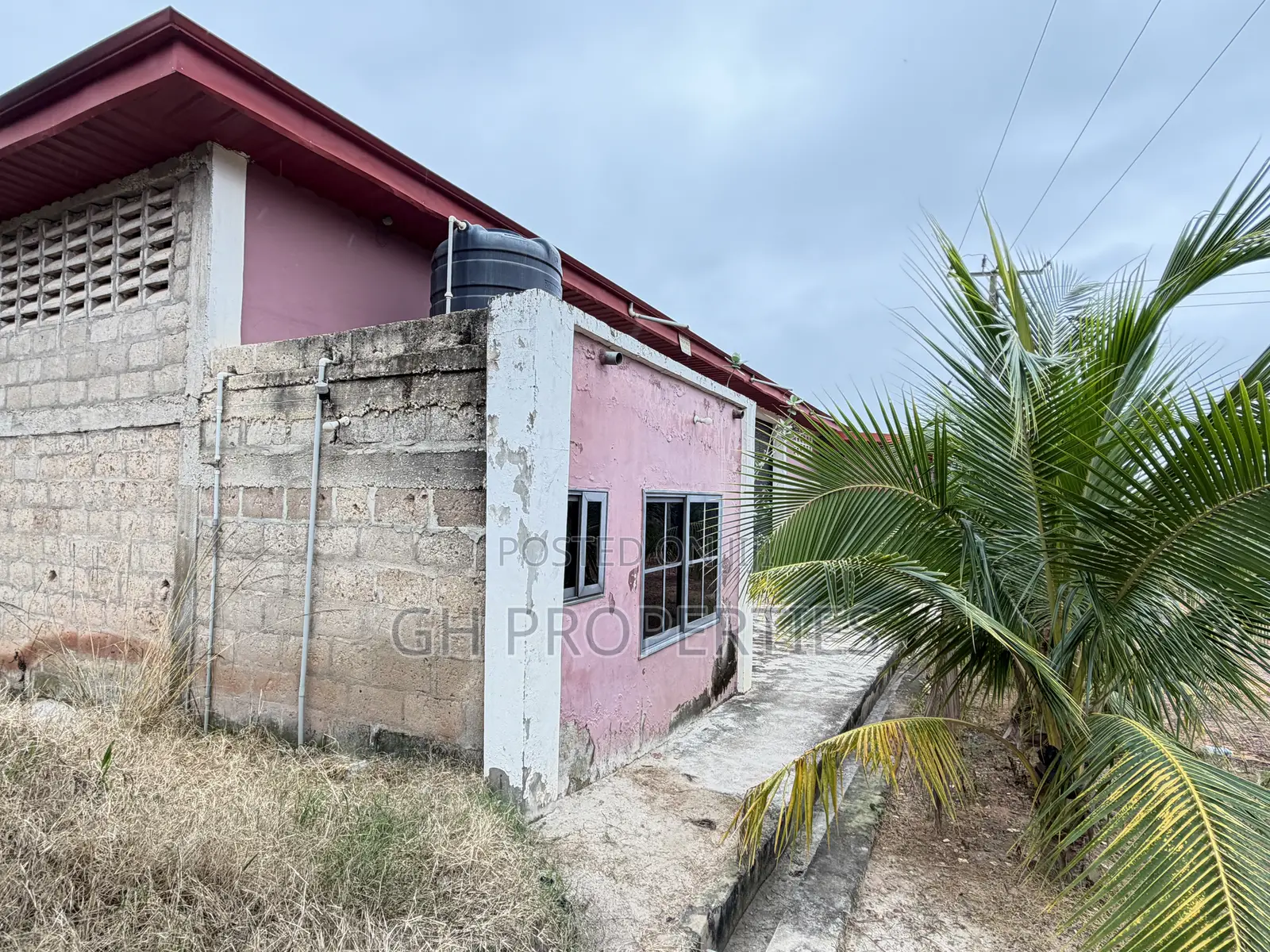 Warehouse for Sale at Sokoban Wood Village Area. in Kumasi Metropolitan
