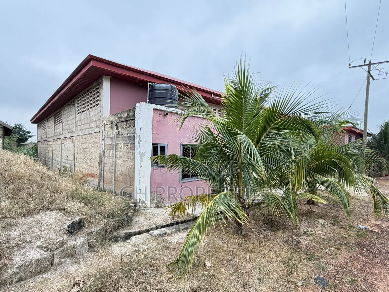 Warehouse for Sale at Sokoban Wood Village Area. in Kumasi Metropolitan