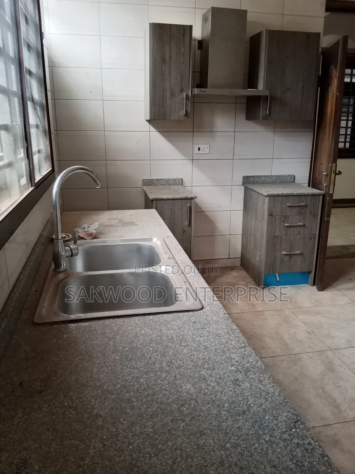 3bdrm Apartment in Sakwood Estate, Market for rent in Market