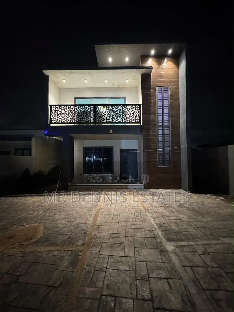 3bdrm House in Tuba Krokrobite Road, Weija for sale in Weija