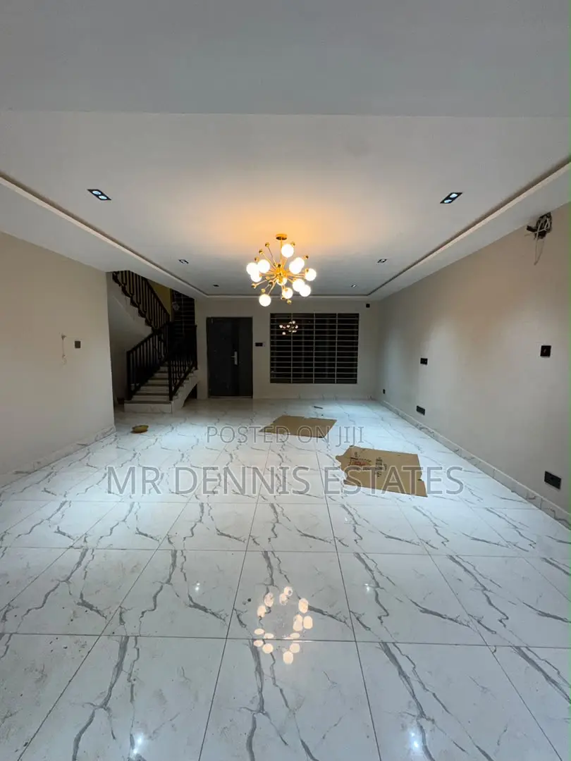 3bdrm House in Tuba Krokrobite Road, Weija for sale in Weija