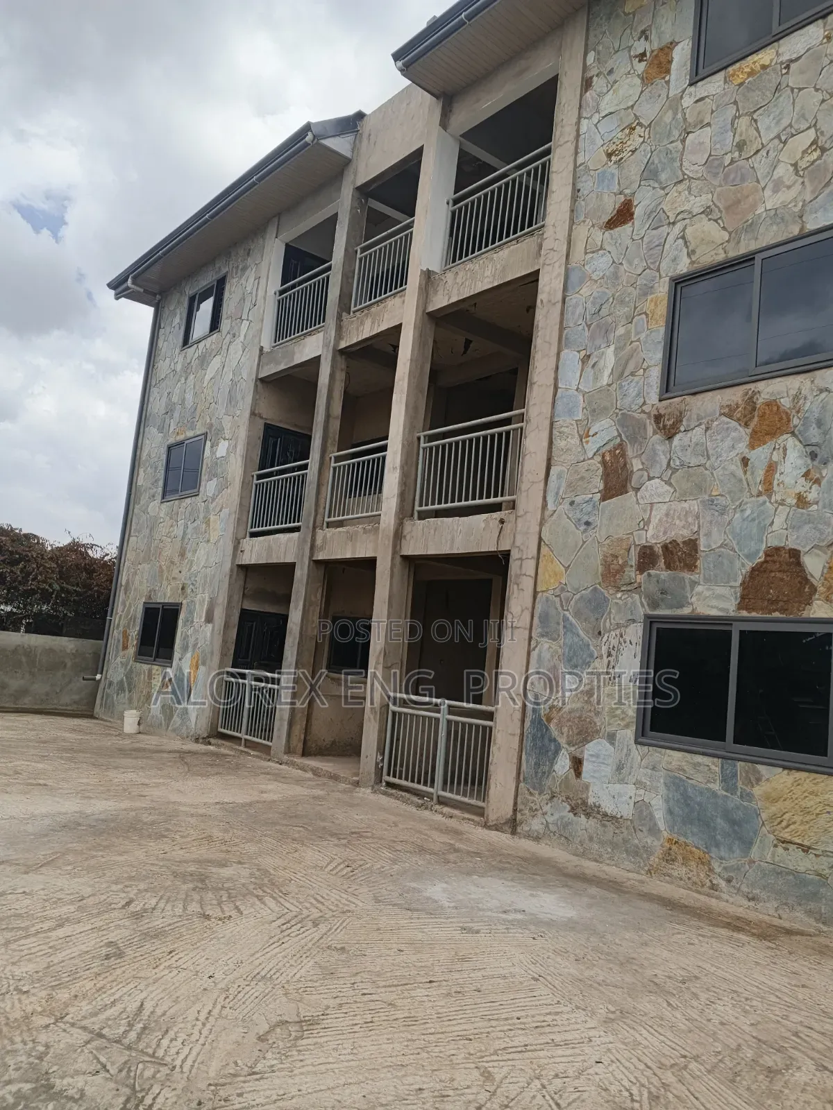 1bdrm Apartment in Adenta Amanfro, Frafraha for rent in Frafraha