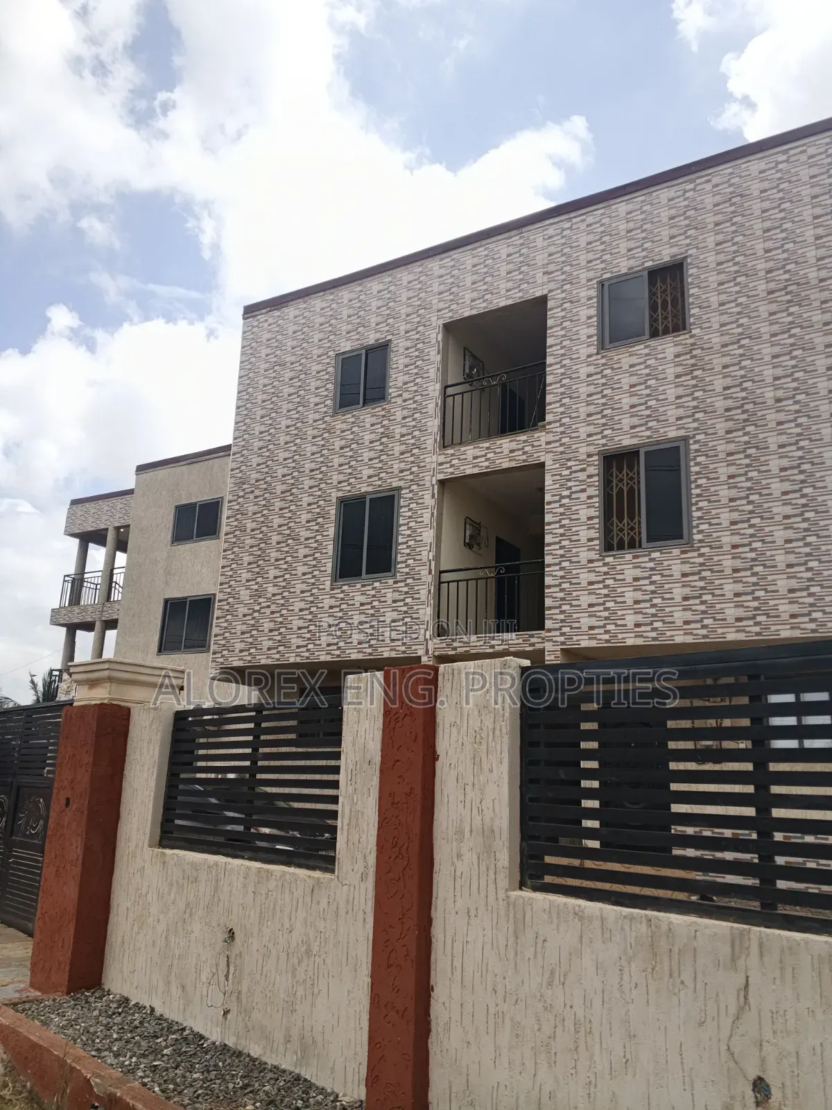 2bdrm Apartment in Adenta Amanfro, Frafraha for rent in Frafraha