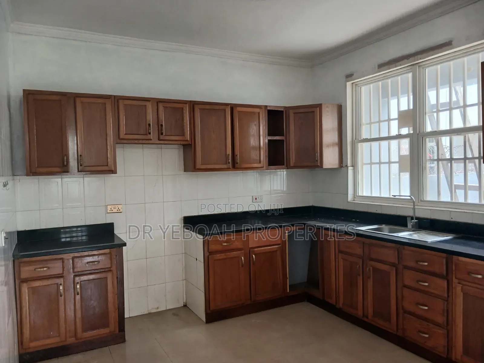 3bdrm Duplex in Spintex Manet :- 3, Papaye for rent in Papaye
